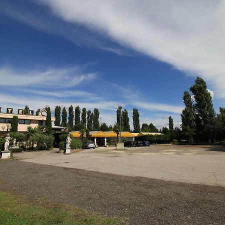 Hotel I Laghetti Polesella Exteriör bild