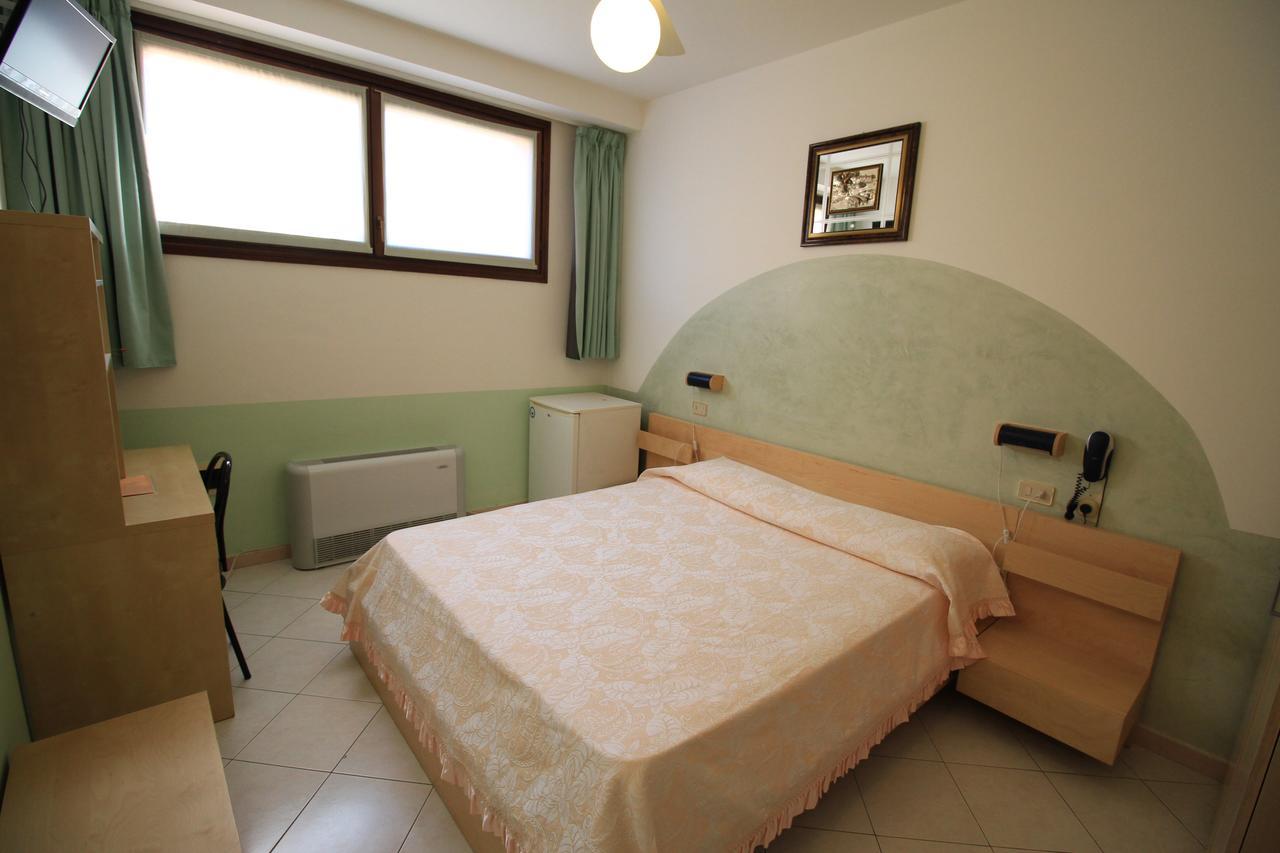 Hotel I Laghetti Polesella Exteriör bild