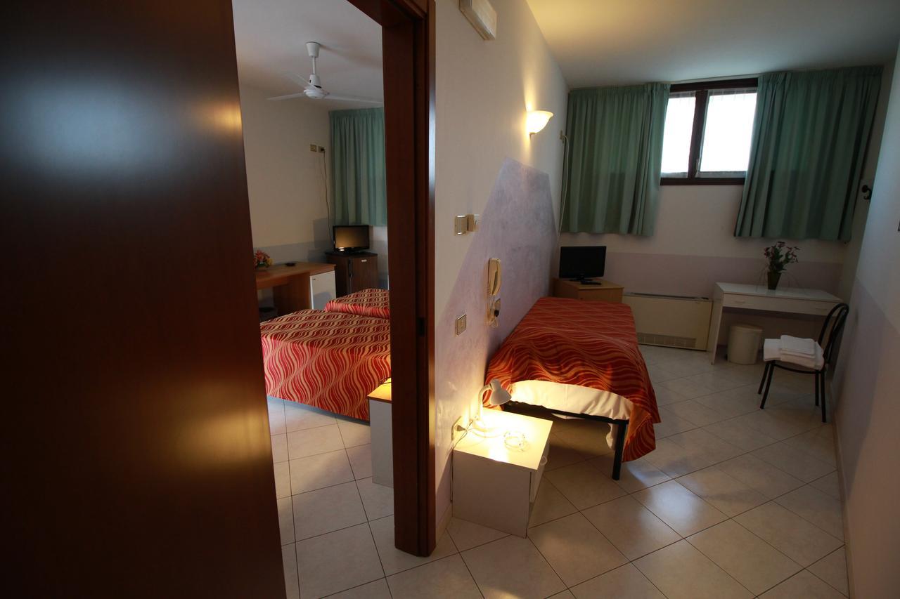 Hotel I Laghetti Polesella Exteriör bild