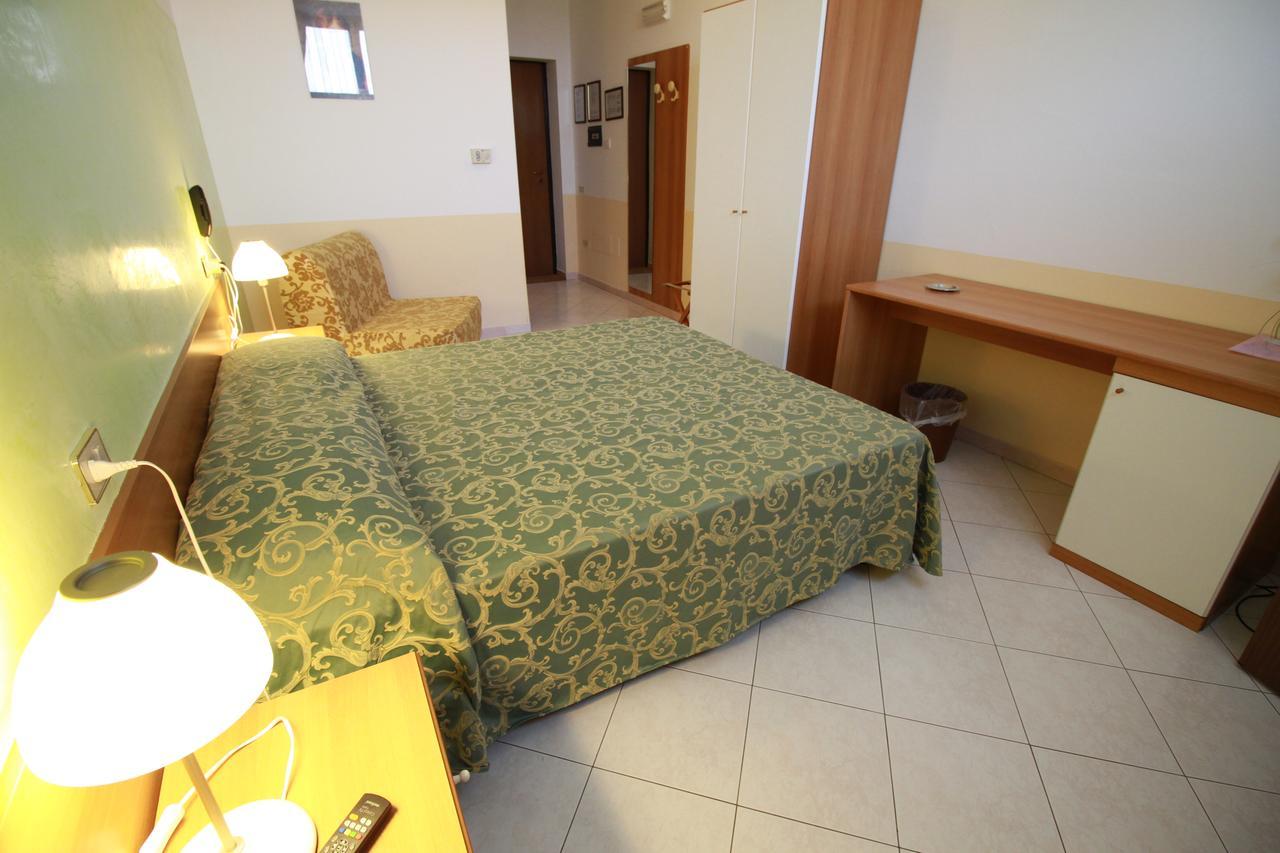 Hotel I Laghetti Polesella Exteriör bild